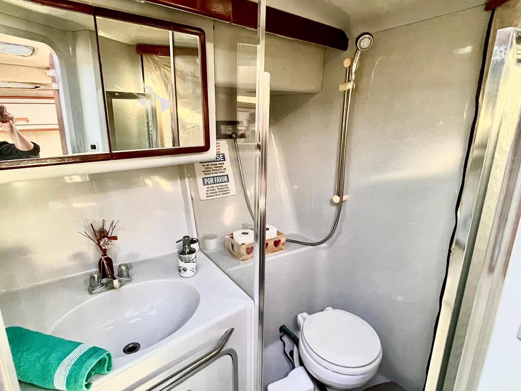 Yacht Hotel Barcelona Sant Adria de Besos Εξωτερικό φωτογραφία